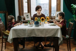 Анекдот про тещу: як розповісти за столом